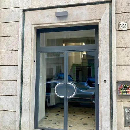 Brandnew Luxury House Near Metro Station