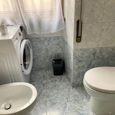 Brandnew Luxury House Near Metro Station Apartamento