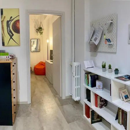 Brandnew Luxury House Near Metro Station
